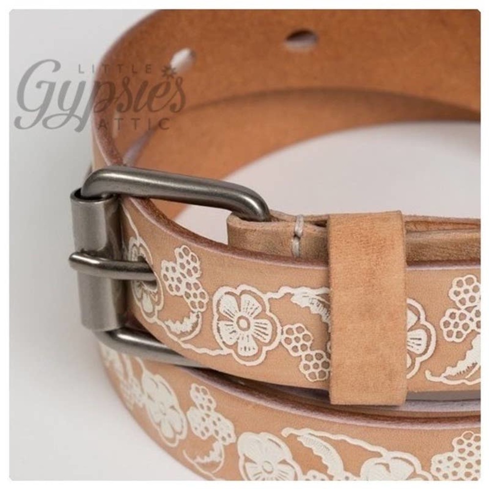 POL Embossed Floral Low Waist Leather Belt - Picture 4 of 7